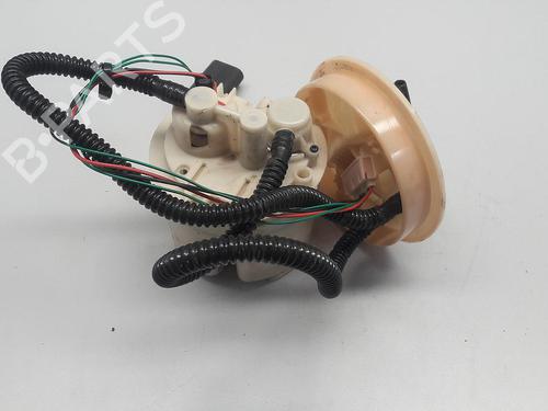 Used Fuel pump FORD MONDEO III Turnier (BWY) 1.8 16V (125 hp) 27227410