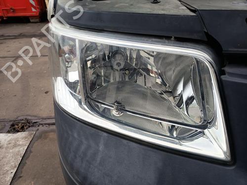 Used Right headlight Right headlight VW TRANSPORTER T5 Van (7HA, 7HH, 7EA, 7EH) 1.9 TDI (84 hp) 33557889 33557889