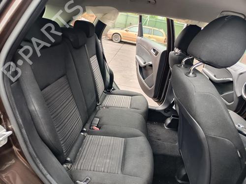 Sæde Bagtil Sæde Bagtil MERCEDES-BENZ B-CLASS Sports Tourer (W246, W242) B 180 (246.242) (122 hp) 36420133 36420133