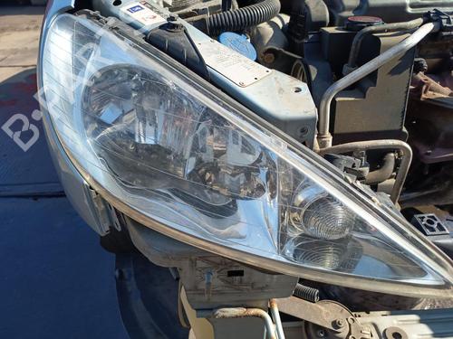 Used Right headlight Right headlight PEUGEOT 206 Hatchback (2A/C) 1.4 i (75 hp) 33749246 33749246