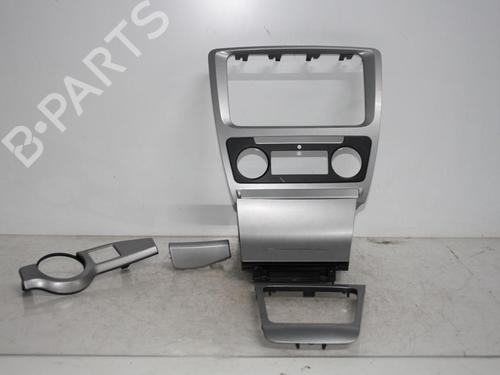 Andre SKODA OCTAVIA II Combi (1Z5) 1.6 TDI (105 hp) 27230526