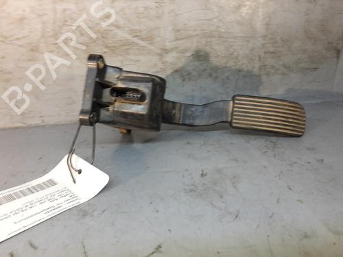 Pédale VW CRAFTER 30-50 Van (2E_) 2.5 TDI (136 hp) 27226282