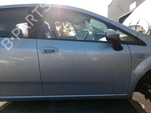 Used Right front door FIAT GRANDE PUNTO (199_) 1.4 (199AXB11, 199AXB1A, 199BXB1A, 199AXL1A) (77 hp) 27231987