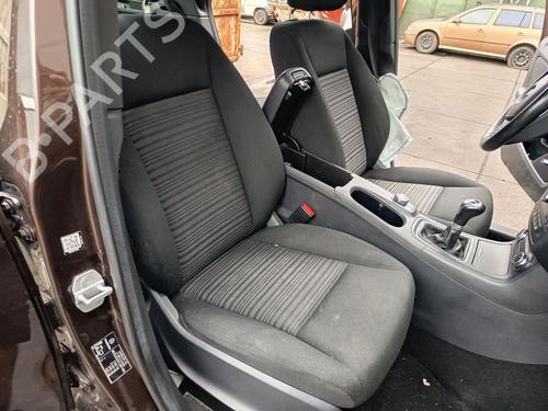 Used Right front seat Right front seat MERCEDES-BENZ B-CLASS Sports Tourer (W246, W242) B 180 (246.242) (122 hp) 36420118 36420118
