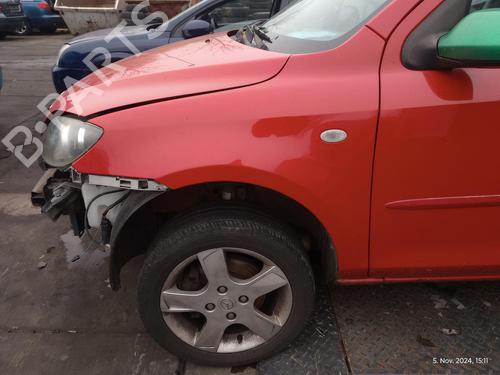 Guarda-lamas esquerdo MAZDA 2 (DY) 1.4 (80 hp) 27231960