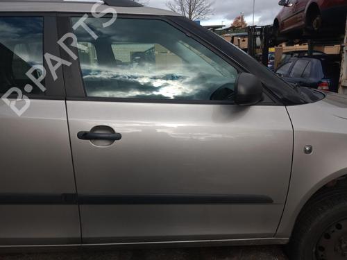 right-front-door-skoda-fabia-ii-combi-545-2007-2008-2009-2010-2011-2012-2013-2014-32762131 main image