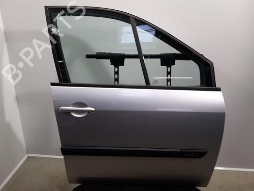 Used Right front door RENAULT SCÉNIC II (JM0/1_) 1.5 dCi (JM1F) (86 hp) 27228597