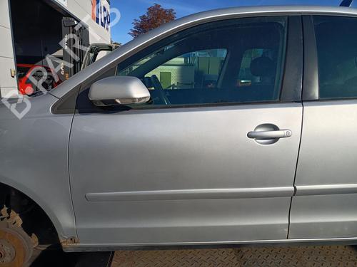 Porta frente esquerda Porta frente esquerda VW POLO IV (9N_, 9A_) 1.2 (60 hp) 39751028 39751028