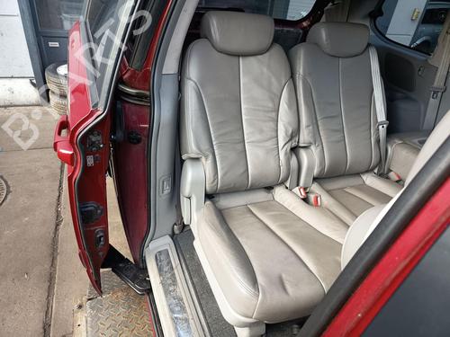 Used Right front seat Right front seat 33055107 33055107