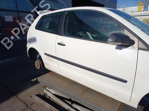 Used Right front door VW POLO IV (9N_, 9A_) 1.2 (60 hp) 32763771