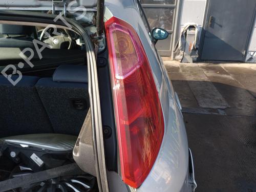 Used Right taillight FIAT GRANDE PUNTO (199_) 1.4 (199AXB11, 199AXB1A, 199BXB1A, 199AXL1A) (77 hp) 27231982