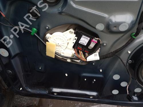 Rudehejsemotor forskærm højre VW GOLF PLUS V (5M1, 521) 1.6 (102 hp) 27232025