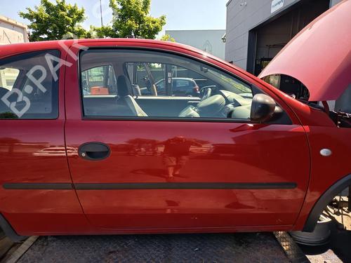 Used Right front door Right front door OPEL CORSA C (X01) 1.0 (F08, F68) (60 hp) 32761175 32761175