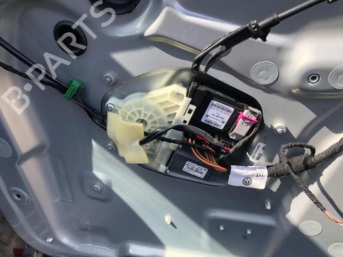 Used Right front window motor Right front window motor VW GOLF PLUS V (5M1, 521) 1.6 (102 hp) 33611376 33611376