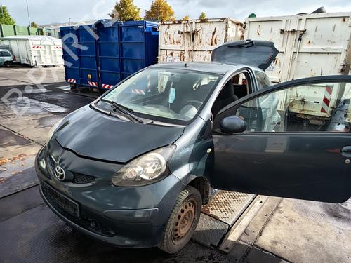 Brugte TOYOTA AYGO (_B1_) 1.0 (KGB10_, KGB10R) 4933024