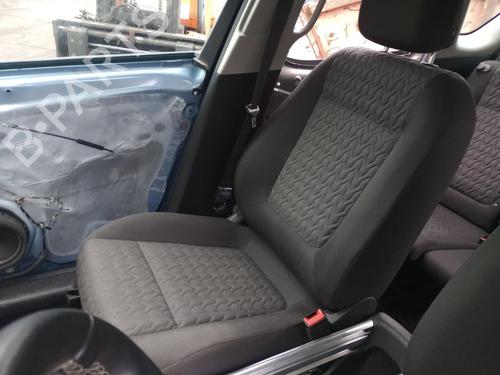 Used Right front seat OPEL MERIVA B MPV (S10) 1.4 (75) (120 hp) 32733804
