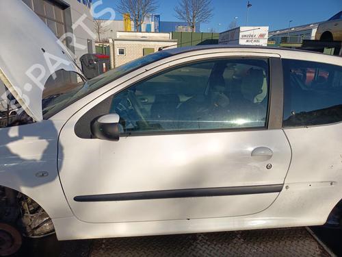 left-front-door-peugeot-206-2l_-2m_-2009-2010-2011-2012-2013-32762971 main image