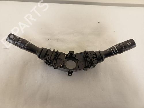 switch-hyundai-i30-coupe-2013-32761705 main image