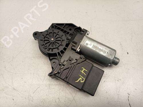 Used Right rear window motor Right rear window motor VW GOLF PLUS V (5M1, 521) 1.4 TSI (122 hp) 33611650 33611650