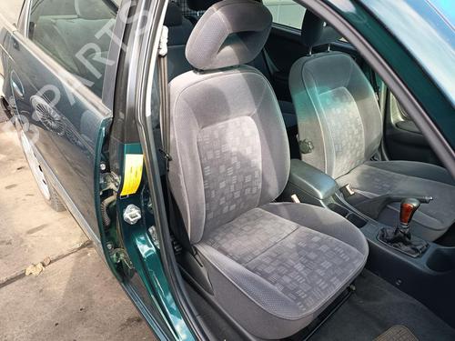 Used Right front seat Right front seat TOYOTA AVENSIS Estate (_T22_) 1.8 VVT-i (ZZT221_, ZZT221R) (129 hp) 33557884 33557884