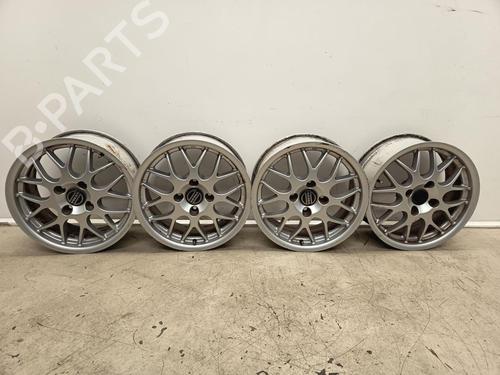 Set di cerchi Set di cerchi VOLVO V40 Estate (645) 1.8 LPG (122 hp) 36541467 36541467