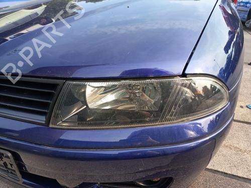 Lyskaster venstre MITSUBISHI CARISMA (DA_) 1.6 (DA1A) (103 hp) 32761542