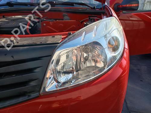 Lyskaster venstre DACIA SANDERO 1.4 (BS0C, BS0A, BS0G, BS1F, BS0E) (75 hp) 32761841
