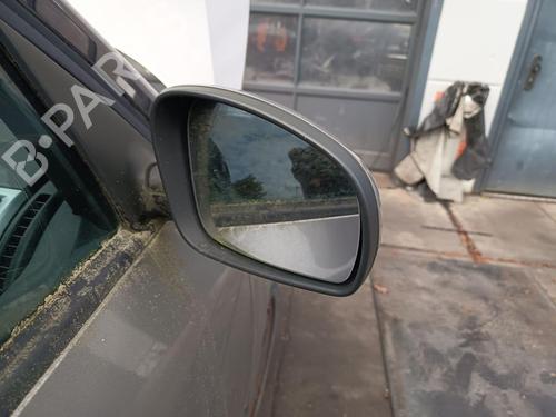 Used Right mirror Right mirror 39106081 39106081