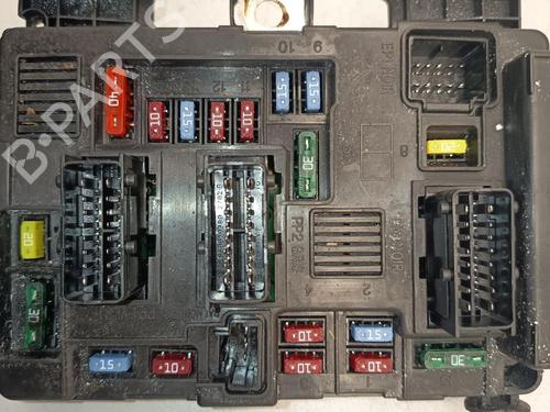 Używane Skrzynka bezpieczników CITROËN C5 I (DC_) 2.0 16V (DCRFNC, DCRFNF) (136 hp) 32763247