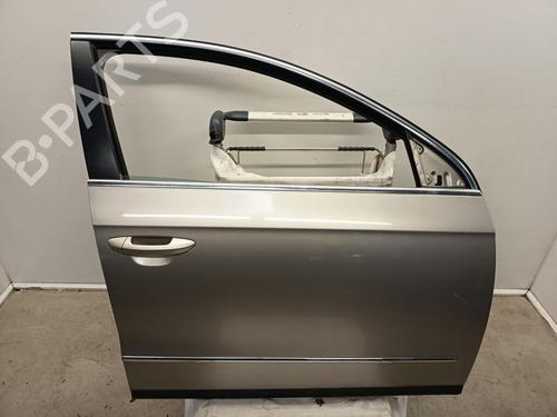 Used Right front door Right front door 32762444 32762444