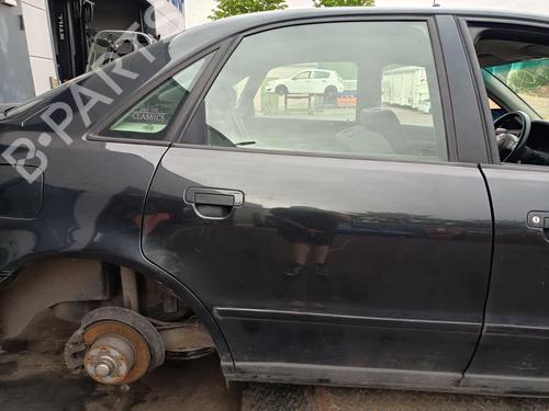 Puerta trasera derecha Puerta trasera derecha AUDI A4 B5 (8D2) 1.6 (100 hp) 37223647 37223647