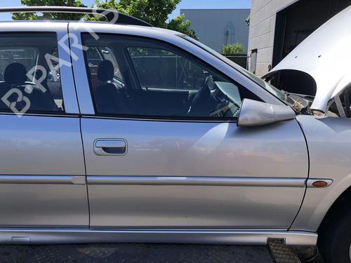 Used Right front door Right front door 32760870 32760870