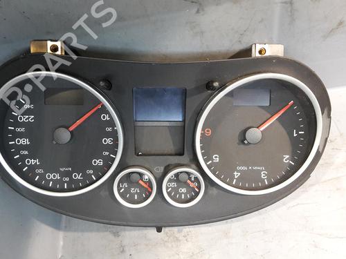 Used Instrument cluster AUDI A2 (8Z0) 1.4 (75 hp) 32733322