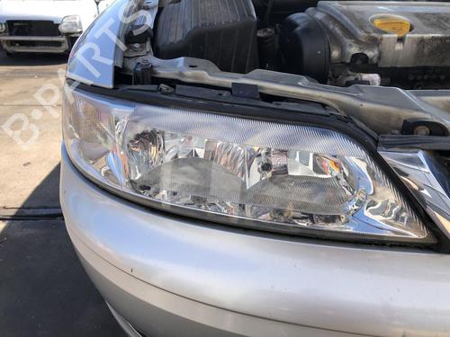 Used Right headlight Right headlight OPEL VECTRA B Estate (J96) 1.6 i 16V (F35) (100 hp) 33611408 33611408