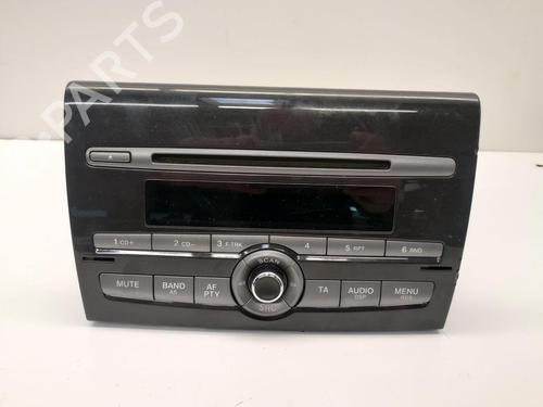Used Radio Radio FIAT BRAVO II (198_) 1.4 T-Jet (198AXF1B) (150 hp) 32733899 32733899