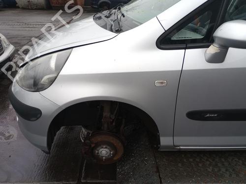 Aleta delantera izquierda HONDA JAZZ II (GD_, GE3, GE2) 1.3 iDSi (GD1) (83 hp) 27233135