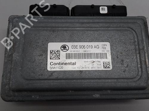 Used Engine control unit (ECU) SKODA ROOMSTER (5J7) 1.2 (70 hp) 27226912