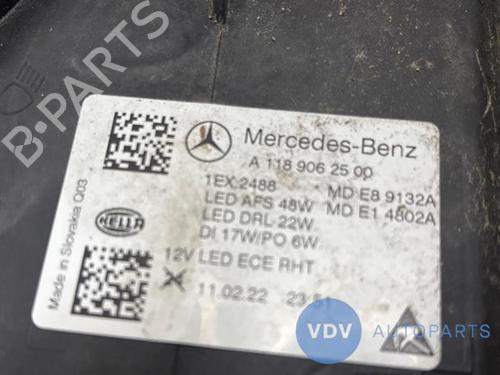 Left headlight MERCEDES-BENZ CLA Shooting Brake (X118) CLA 200 d (118.612) | BP29520278C28 