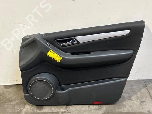 Forreste højre beklædning MERCEDES-BENZ B-CLASS Sports Tourer (W245) B 180 CDI (245.207) (109 hp) 31056482