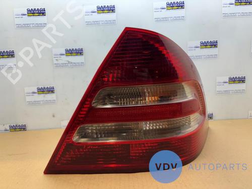 Used Right taillight MERCEDES-BENZ C-CLASS (W203) C 200 CDI (203.004) (116 hp) 25958156