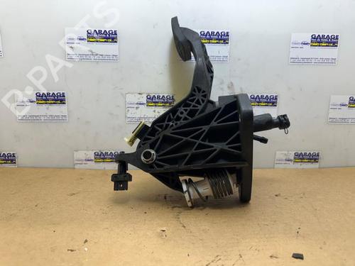 clutch-pedal-mercedes-benz-a-class-w176-2012-2013-2014-2015-2016-2017-2018-38842979 main image
