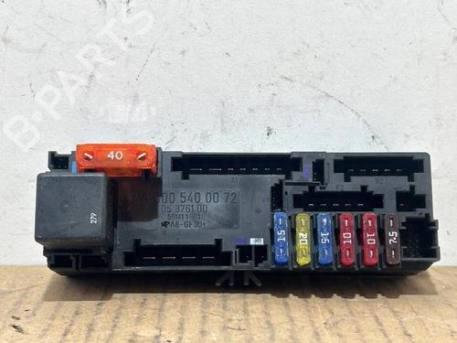 Used Fuse box Fuse box MERCEDES-BENZ CLK Convertible (A208) CLK 230 Kompressor (208.447) (193 hp) 40093984 40093984