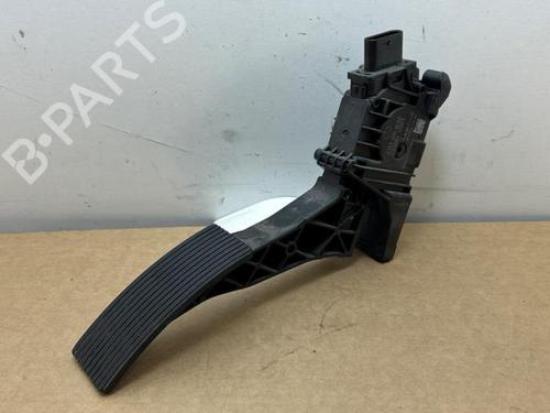 pedal-mercedes-benz-cla-shooting-brake-x118-2019-38822348 main image