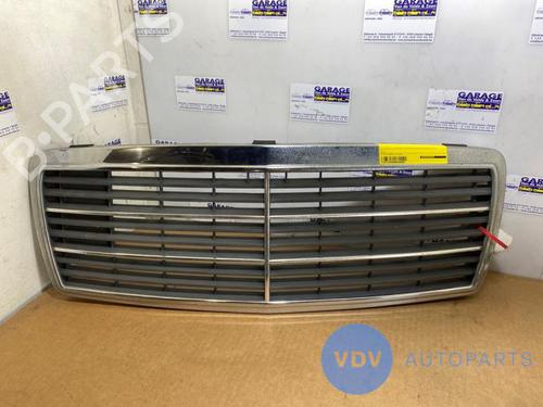 Grill MERCEDES-BENZ C-CLASS (W202) C 220 CDI (202.133) (125 hp) 25953615