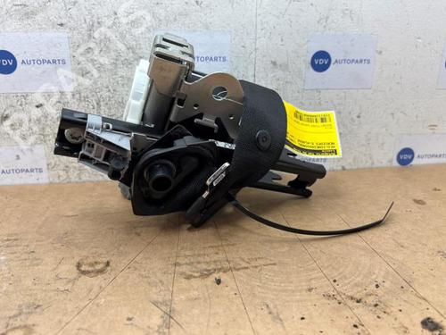 rear-left-seatbelt-mercedes-benz-e-class-t-model-s212-2009-2010-2011-2012-2013-2014-2015-2016-38830973 main image