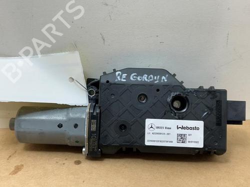 sunroof-engine-mercedes-benz-s-class-v223-2020-38822050 main image
