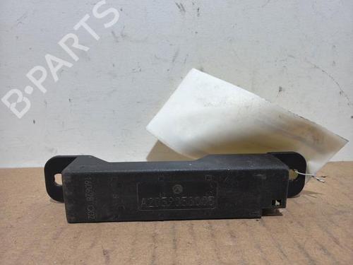 Used Antenna/Base Antenna/Base MERCEDES-BENZ GLA-CLASS (X156) GLA 200 CDI / d (156.908) (136 hp) 40284568 40284568