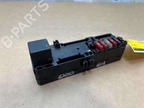 Used Fuse box Fuse box 38831680 38831680