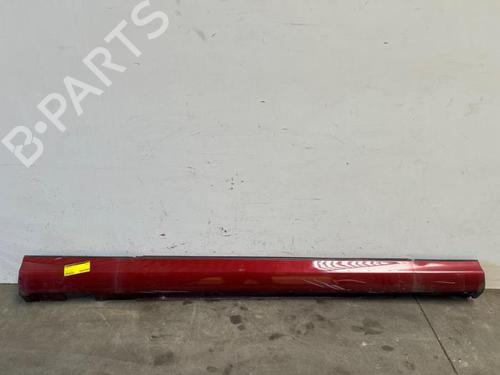 Used Right sideskirt Right sideskirt 39495219 39495219