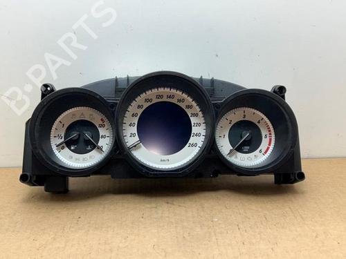 instrument-cluster-mercedes-benz-cls-shooting-brake-x218-2012-2013-2014-2015-2016-2017-38823065 main image